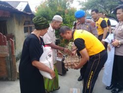 Jalani program jumat barokah, Kapolres binjai beri bantuan sembako kepada warga di binjai timur