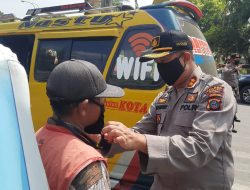 Polres Binjai Bagikan Masker Gratis