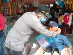 Personil polres binjai berikan masker secara gratis