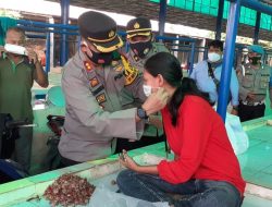 Kapolres binjai, dandim dan Pemko binjai bagikan masker gratis