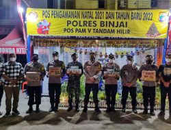 Saat Pengecekan di Pos Pam, Kapolres Binjai Berikan Bingkisan Kepada Personil yang Sedang Jaga