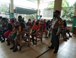 Bhabinkamtibmas  Desa Padang Cermin Monitoring Dan Pam Kegiatan Vaksinasi Massal Covid 19