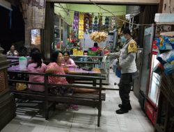 Polsek Sei Bingai Gelar Operasi Yustisi dan Bagi Masker Bagi Warga tidak Patuh Prokes