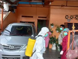 Penyemprotan Disinfektan Di Perumahan Warga, Mengurangi Penyebaran Covid-19