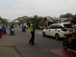 Jaga Kamseltibcar Lalu Lintas, Personel Polsek Binjai Selatan Laksanakan Pos Padat Pagi Hari