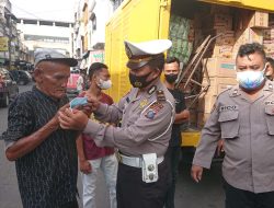 Imbau Warga Patuh Prokes Dan Bagi Masker Gratis Operasi Yustisi Pagi