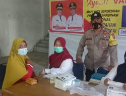 Dukung Percepatan Vaksinasi, Bhabinkamtibmas Laksanakan Pam dan Monitoring
