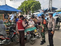 Giat Ops Yustisi Polsek Binjai Utara Polres Binjai Bersama Pers TNI Datangi Pasar Kebun Lada