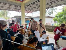 Polsek Sei Bingei Polres Binjai Pengamanan Pembagian BPNT & Vaksinasi