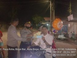 Polsek Binjai Barat Imbau Prokes dan Bagi Masker Ke Warga