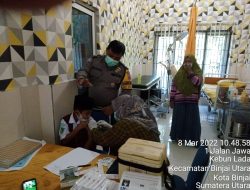 Polsek Binjai Utara Sambang dan Monitoring Pelaksanaan Vaksinasi di Puskemas Kebun lada