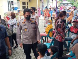 Kapolsek Selesai Pam/Monitoring Pencapaian Giat Vaksin Massal Di Kantor Kecamatan Selesai