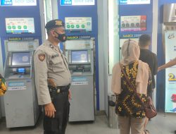 Petugas Pam Obvit Polres Binjai Ajak Nasabah Patuh Prokes, Putus penyebaran covid 19