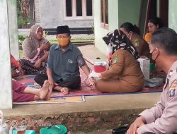 Bhabinkamtibmas  Laksanakan Pengamanan Monitoring Pelaksanaan Vaksinasi Di Desa Perhiasan Kec. Selesai