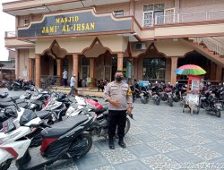 Bhabinkamtibmas Polsek Binjai Utara Sosialisasikan Prokes kepada Jamaah Sholat Jumat