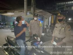Imbau Patuh Prokes Giat Rutin Ops Yustisi Malam Polsek Binjai Barat Dan Bagikan Masker Gratis