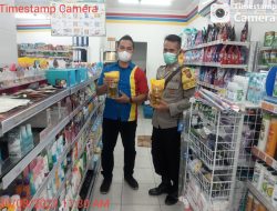 Bhabinkamtibmas Kelurahan Pahlawan Bripka Paiman Monitoring Stock Minyak Goreng