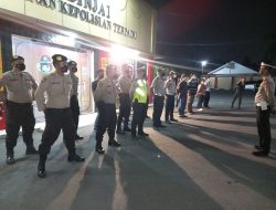 Personil Gabungan Polres Binjai Gelar Operasi Yustisi Malam Imbau Warga Patuh Prokes Dan Bagikan Masker Gratis