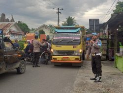 Polsek Selesai Patroli Rutin Sore Sosialisasikan 5M Dan Imbau Ke Warga Pakai Masker