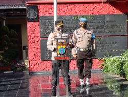 KAPOLRES BINJAI PIMPIN PELAKSANAAN APEL PERGESERAN PASUKAN DALAM RANGKA PENGAMANAN PILKADES DI KABUPATEN DELI SERDANG WILKUM POLRES BINJAI