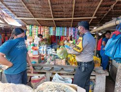 Bhabinkamtibmas Kelurahan Namukur Selatan Aipda Lesta Barus Monitoring Stock Persedian Minyak Goreng