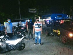 Polsek Selesai Bagikan 40 Pcs Razia Masker Ops Yustisi Malam