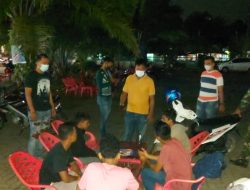 Operasi Yustisi Malam Polsek Selesai Dan Koramil Terkait Bagikan Masker Gratis