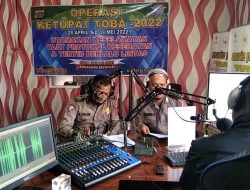 PELAKSANAAN SOSIALISASI OPS KETUPAT TIBA 2022 MELALUI MEDIA ELEKTRONIK (RADIO PERKASA FM) OLEH KANIT KAMSEL IPTU K. SINURAYA