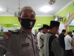 Bhabinkamtibmas Ciptakan Sinergitas dengan Masyarakat melalui Sholat Subuh Keliling