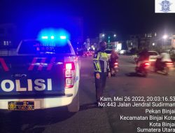 Antisipasi Ancaman Gangguan 3C Dan Berikan Imbauan Melalui Public Addres Sat Lantas Polres Binjai Laksanakan Blue Light Patrol