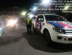Jaga Situasi Kamtibmas Dan Berikan Imbauan Melalui Public Addres Sat Lantas Polres Binjai Laksanakan Blue Light Patrol