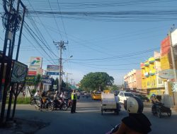Personel Unit Gabungan Polsek Binjai Selatan Laksanakan Pos Padat Pagi, Pastikan Kamseltibcar Lalu Lintas Aman dan Lancar