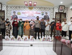 POLRES BINJAI LAKSANAKAN GIAT BAKSOS DAN BERIKAN BANTUAN SOSIAL KEPADA BILAL MAYIT, PENGGALI KUBUR DAN ABANG – ABANG BECAK