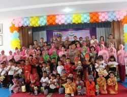 KAPOLRES BINJAI HADIRI ACARA PERPISAHAN DAN PELEPASAN SERTA PENTAS SENI MURID-MURID TK KEMALA BHAYANGKARI 05 BINJAI T.A. 2021-2022