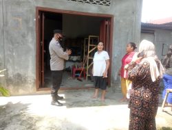Ngobrol Bersama Warga, Bhabinkamtibmas Sampaikan Himbauan Kamtibmas