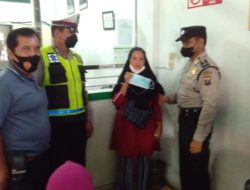 PEDULI KESEHATAN MASYARAKAT, POLSEK BINJAI SELATAN BAGI MASKER SERTA HIMBAUAN DISIPLIN PROTOKOL KESEHATAN