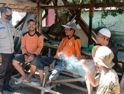 Bhabin Melaksanakan Sambang ke Warga, Sampaikan Himbauan Kamtibmas