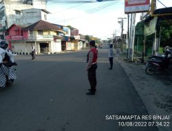 Kawal Mobilitas Masyarakat, Sat Samapta Polres Binjai Hadir Mengatur Arus Lalulintas Pagi