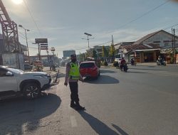 Antisipasi Gangguan Kamseltibcarlantas , Personil Polsek Binjai Timur Berikan Pelayanan Prima Terhadap Masyarakat
