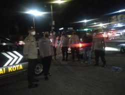PATROLI BERSINGGUNGAN POLSEK BINJAI KOTA DAN POLSEK BINJAI TIMUR ANTISIPASI TINDAK KEJAHATAN DAN IMBAUAN PROTOKOL KESEHATAN