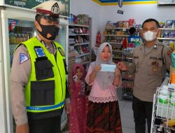 Operasi Yustisi Malam Hari Imbau Masyarakat Protokol Kesehatan Dan Bagikan Masker Gratis