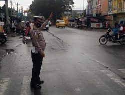 Pelayanan Prima Pada Pagi Hari , Polsek Binjai Selatan Laksanakan Gatur Lalin