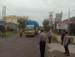 Operasi Yustisi Depan Mako Polsek Dan Bagikan Masker Gratis