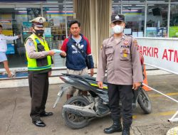 Himbauan Protokol Kesehatan Bagikan Masker Secara Gratis