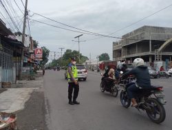 Kehadiran Personil Polsek Binjai Timur Ciptakan Rasa Aman Di Jalan Raya