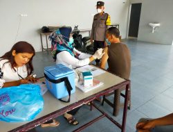 Monitoring Melalui Bhabinkamtibmas Polsek Binjai Timur Pelaksanaan Vaksinasi Di Kec. Binjai Timur