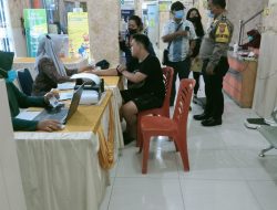 BHABINKAMTIBMAS MONITORING PELAKSANAAN VAKSINASI DI WILAYAHNYA