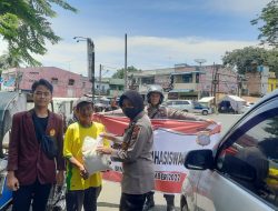 SAT BINMAS POLRES BINJAI BERSAMA MAHASISWA DAN PENGURUS BHAYANGKARI BAGIKAN BANSOS BBM