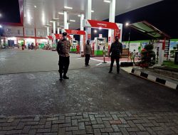 ANTISIPASI ANTRIAN DAN KELANGGKAAN BBM POLSEK BINJAI BARAT MELALUI UNIT PATROLI MONITORING KE SPBU DI WILAYAHNYA