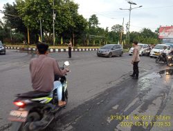 STRONG POINT POLSEK BINJAI TIMUR BERI KENYAMANAN PENGGUNA JALAN RAYA MELALUI GATUR SORE